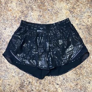 Lululemon bag print shorts size 6 tall